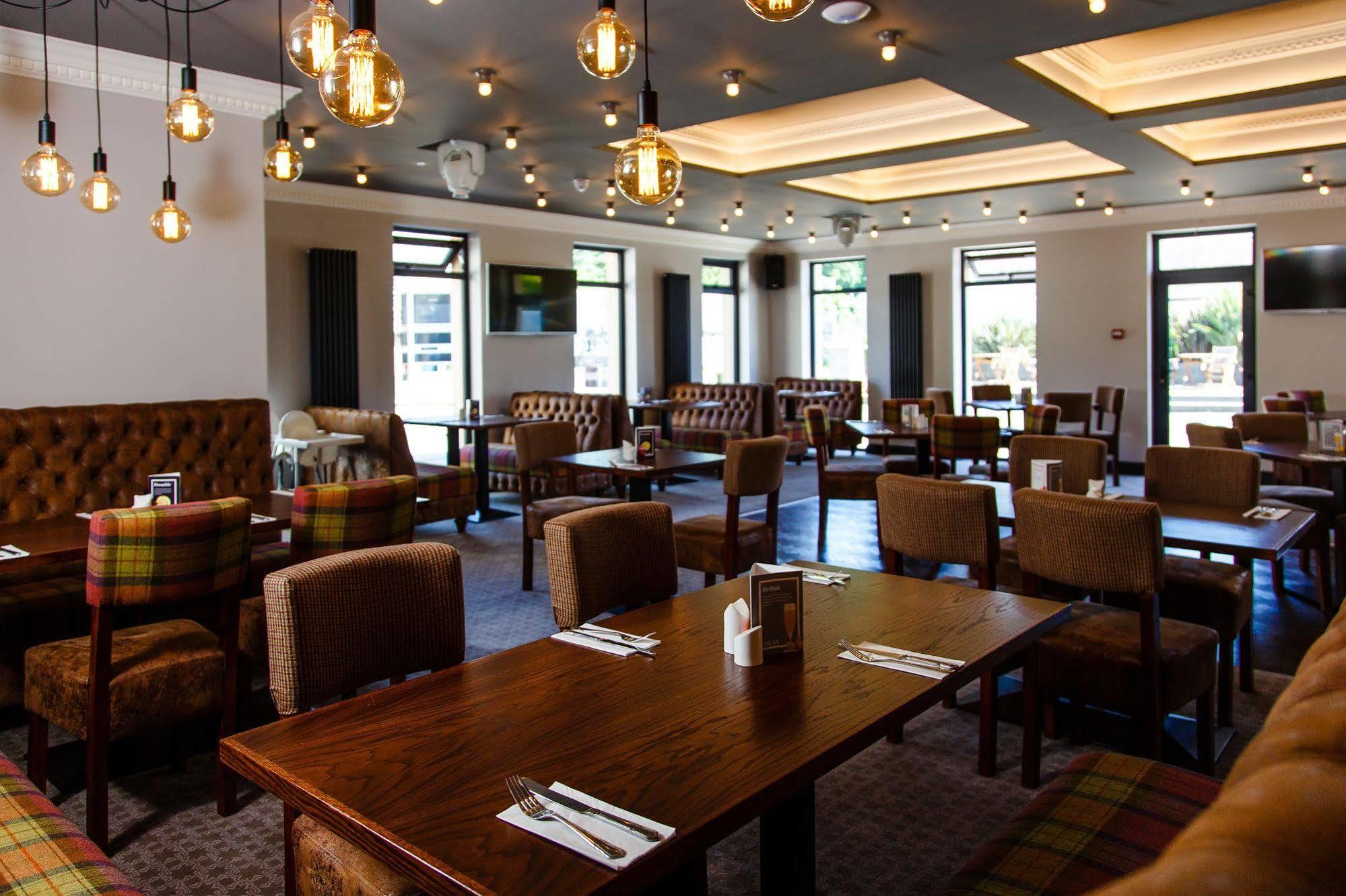 Adamson Hotel Dunfermline Exterior foto